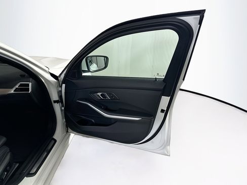 Used 2025 BMW 330i Sedan image 34