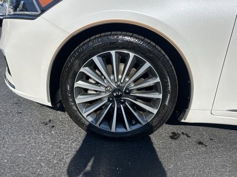 Used 2017 Kia Cadenza Technology image 9
