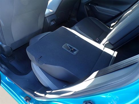 Used 2025 Subaru Crosstrek 2.0i Premium image 23