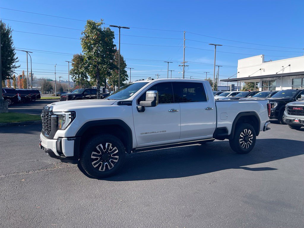 Used 2024 GMC Sierra 3500 Denali Ultimate AWD/4WD image 1