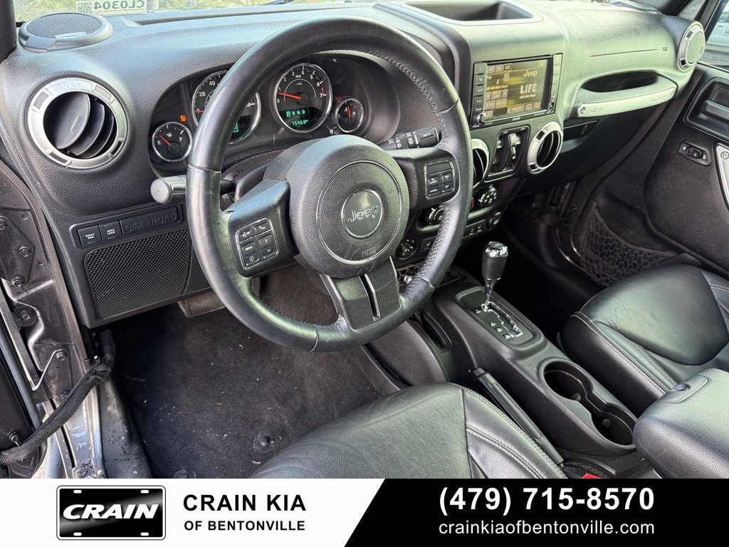Used 2016 Jeep Wrangler Unlimited Rubicon w/ Connectivity Group AWD/4WD image 9