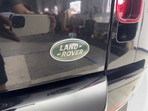 Used 2022 Land Rover Defender 110 X-Dynamic SE image 23