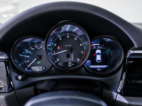 Certified 2022 Porsche Macan image 15