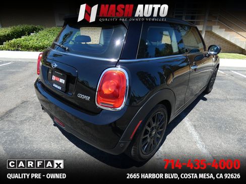 Used 2018 MINI Cooper 2-Door Hardtop FWD image 8