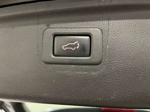 Used 2018 Subaru Outback 2.5i Limited AWD/4WD image 16