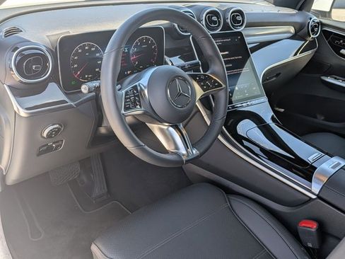 Used 2026 Mercedes-Benz GLC 300 4MATIC image 9