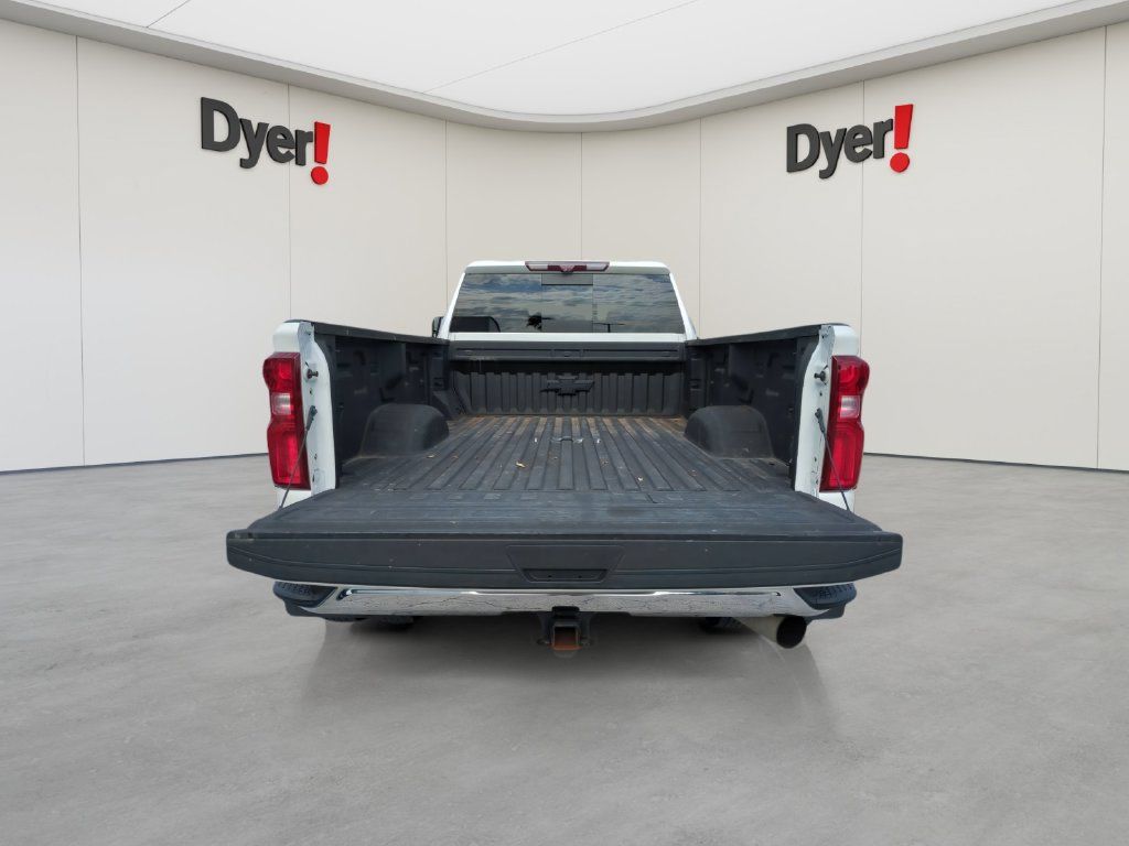 Used 2022 Chevrolet Silverado 3500 LTZ w/ LTZ Convenience Package AWD/4WD image 13