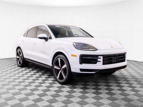 Certified 2025 Porsche Cayenne Coupe AWD/4WD image 6