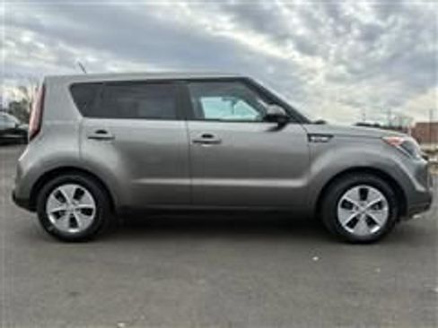 Used 2016 Kia Soul w/ Convenience Package image 3