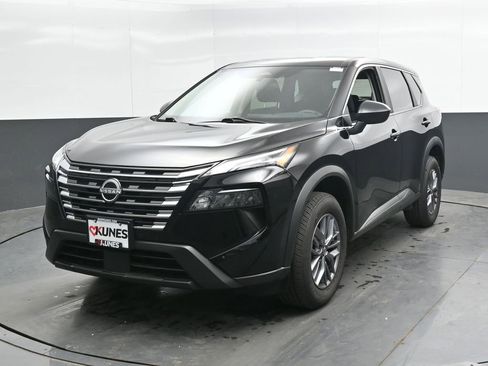 Used 2024 Nissan Rogue S AWD/4WD image 6