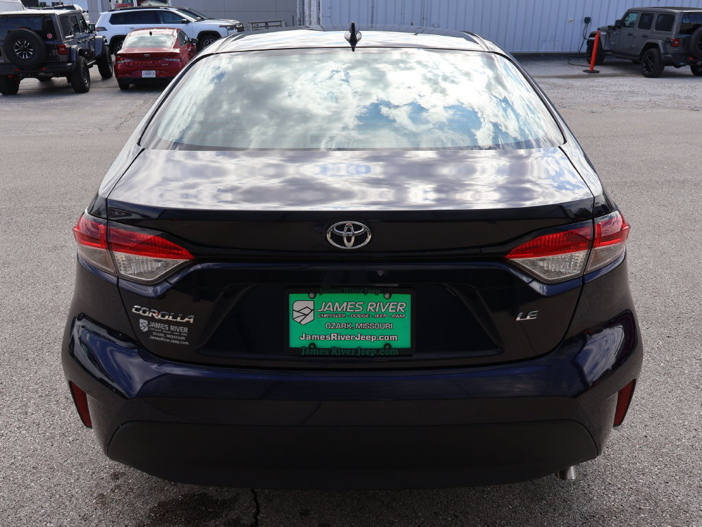 Used 2025 Toyota Corolla LE FWD image 4