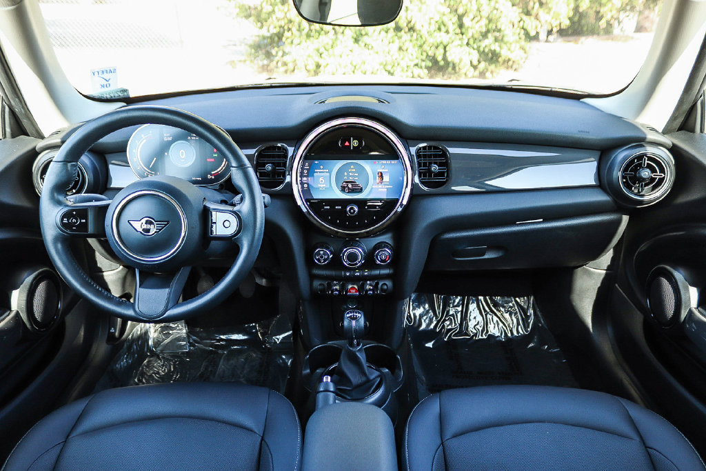 Used 2024 MINI Cooper 2-Door Hardtop FWD image 16