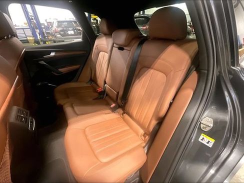 Used 2022 Audi Q5 2.0T Premium w/ Convenience Package AWD/4WD image 26