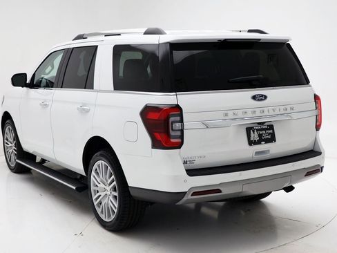 Used 2022 Ford Expedition Limited image 7