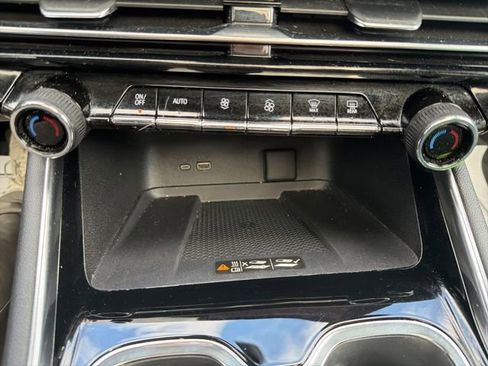 Used 2024 Chevrolet Traverse RS w/ LPO, Floor Liner Package AWD/4WD image 43