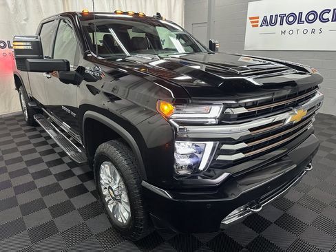 Used 2022 Chevrolet Silverado 3500 High Country AWD/4WD image 2