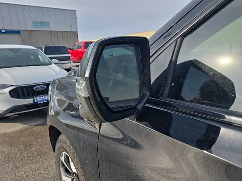 Used 2025 GMC Yukon AT4 Ultimate image 8