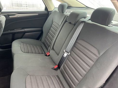 Used 2019 Ford Fusion SE image 8