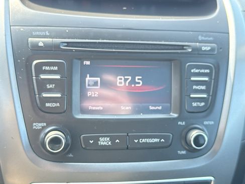 Used 2014 Kia Sorento LX image 16