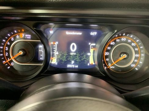 Used 2024 Jeep Gladiator Sport AWD/4WD image 25