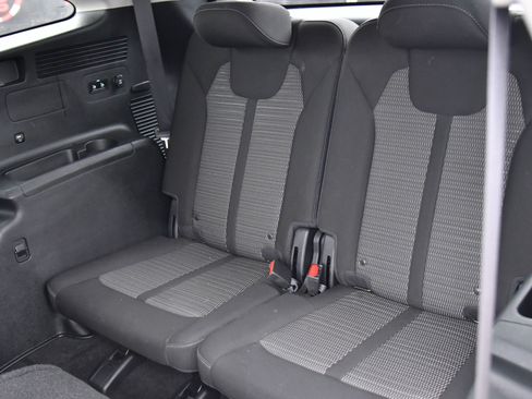 Used 2023 Kia Sorento LX image 33