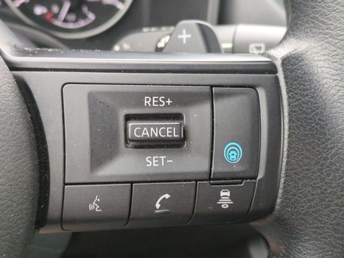 Used 2024 Nissan Rogue SV AWD/4WD image 20