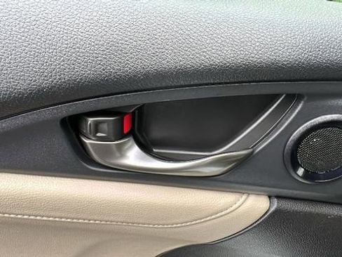 Used 2017 Honda Civic EX-L image 31