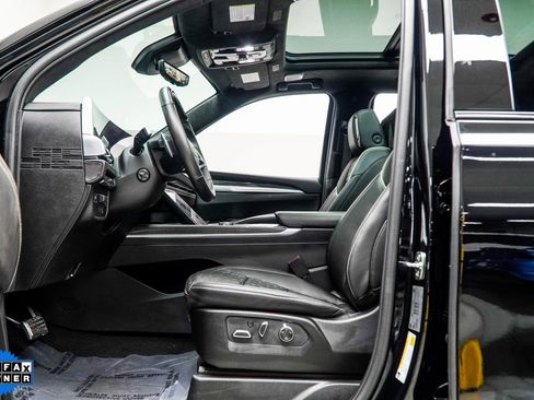 Used 2025 Cadillac Escalade V w/ LPO, ONYX Package AWD/4WD image 42