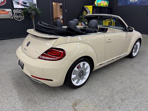 Used 2019 Volkswagen Beetle 2.0T Final Edition SEL FWD image 13