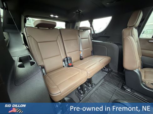 Certified 2025 Chevrolet Suburban High Country image 21