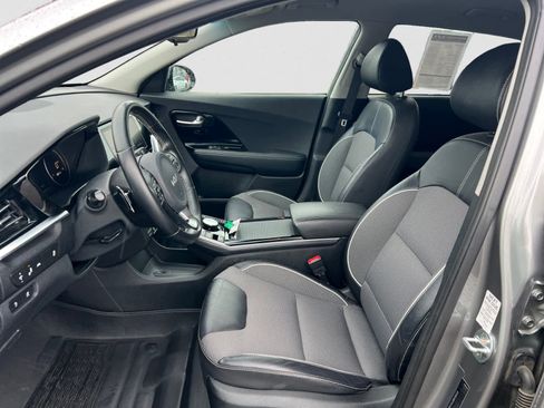 Used 2022 Kia Niro EX FWD image 17