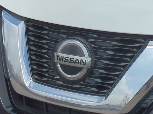 Used 2019 Nissan Rogue S AWD/4WD image 12