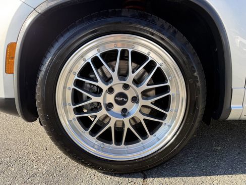 Used 2017 Volkswagen Tiguan Sport image 24