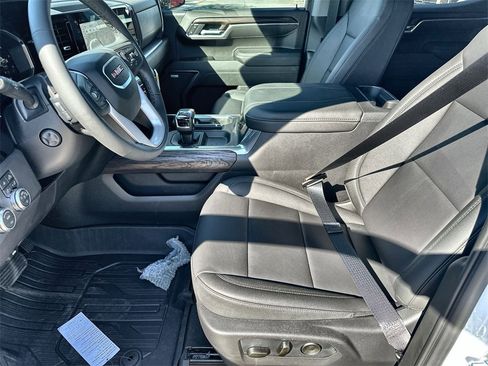 New 2026 GMC Sierra 1500 SLT image 24