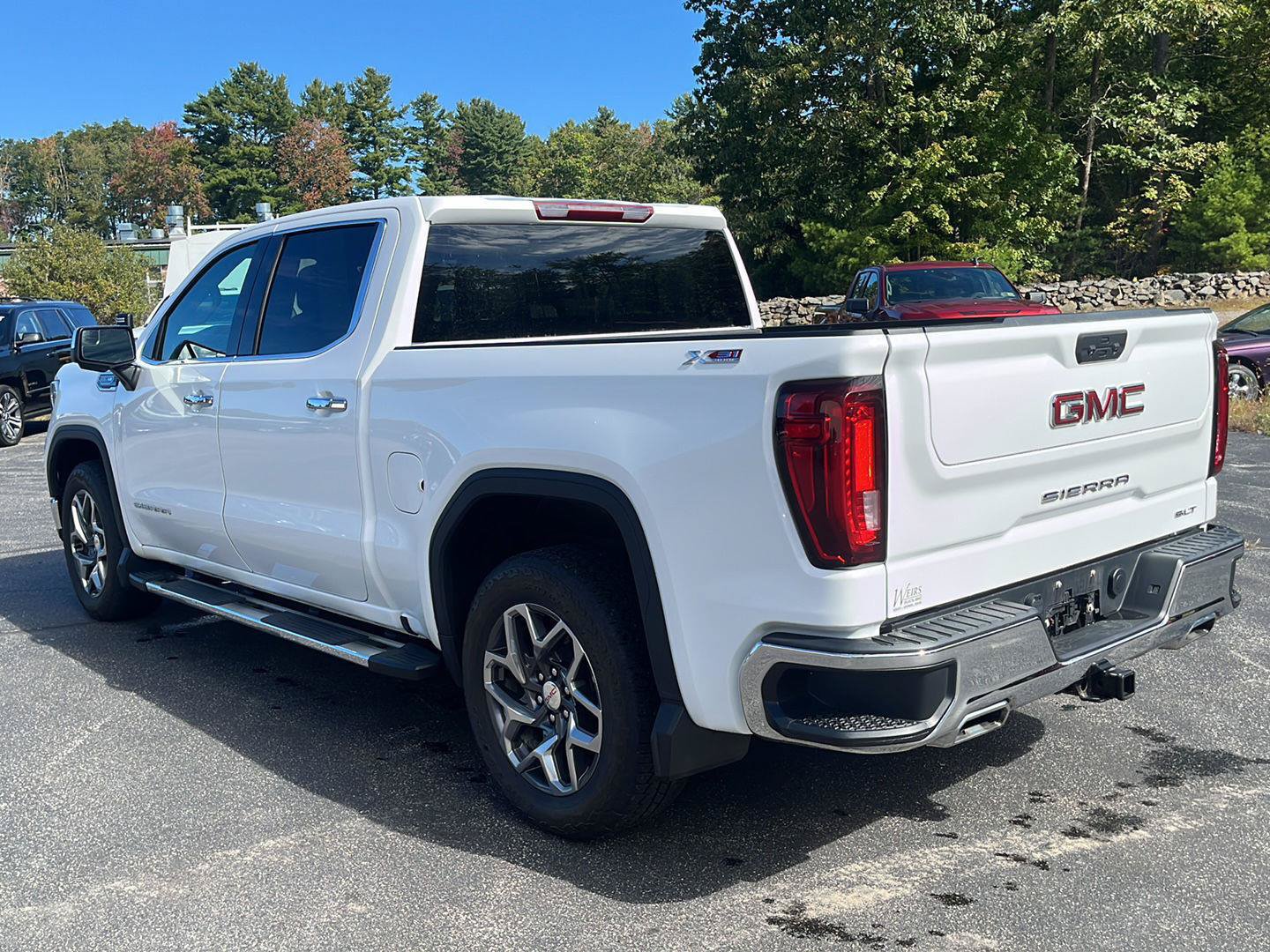 Certified 2023 GMC Sierra 1500 SLT w/ SLT Premium Package AWD/4WD image 4