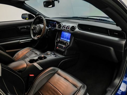 Used 2022 Ford Mustang Shelby GT500 w/ Technology Package image 46