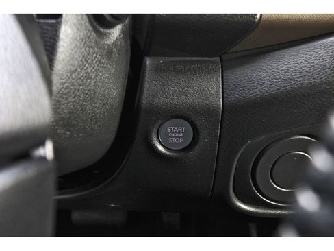 Used 2022 Nissan Frontier SV image 22