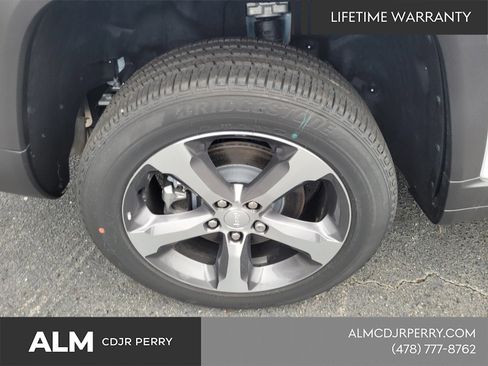 New 2025 Jeep Grand Cherokee L Limited AWD/4WD image 18