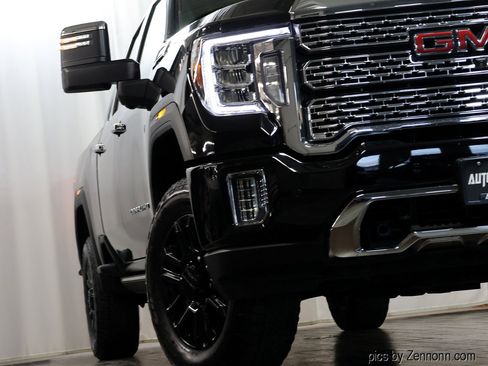 Used 2022 GMC Sierra 2500 Denali w/ Denali Black Diamond Edition image 4