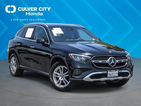 Used 2025 Mercedes-Benz GLC 300 image 1