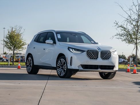 New 2026 BMW X3 xDrive30 w/ Convenience Package image 2