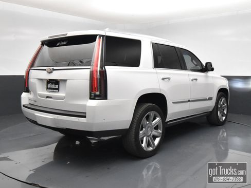 Used 2020 Cadillac Escalade Premium Luxury AWD/4WD image 46