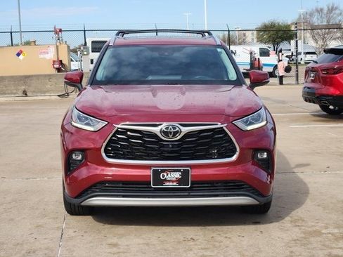 Used 2021 Toyota Highlander Platinum image 11