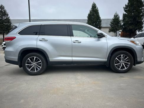 Used 2019 Toyota Highlander XLE image 9