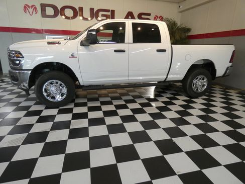 Used 2025 RAM 2500 Tradesman AWD/4WD image 2