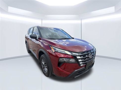 Used 2026 Nissan Rogue S FWD image 3