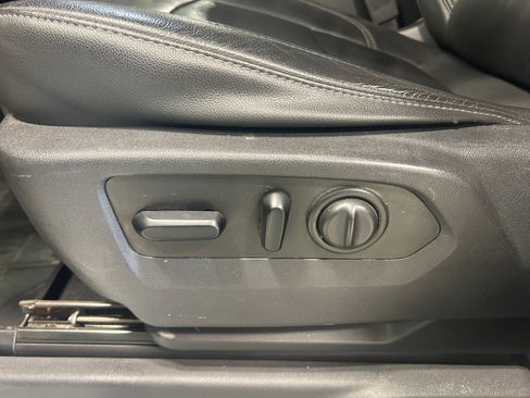 Used 2019 Chevrolet Silverado 1500 RST AWD/4WD image 12