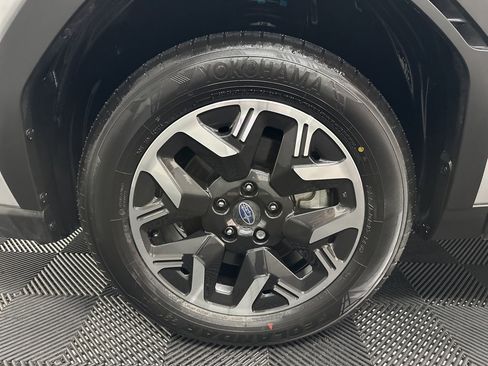 Used 2025 Subaru Forester Premium image 37