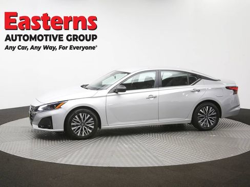 Used 2024 Nissan Altima 2.5 SV FWD image 57