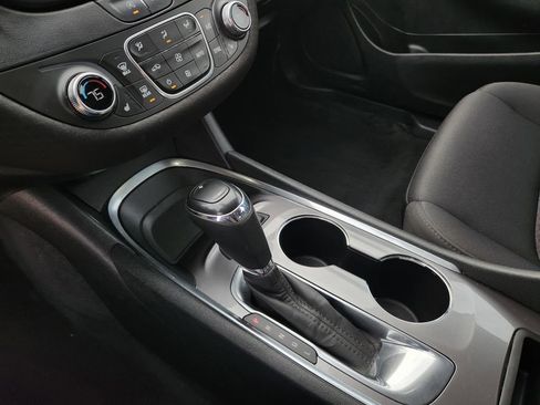 Used 2020 Chevrolet Malibu LT image 24